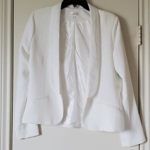 Decree fully lined white blazer